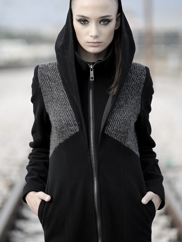 Black coat made of quality blend wool felt in 2 different patterns, with lining. No pockets as it’s slim fit coat.